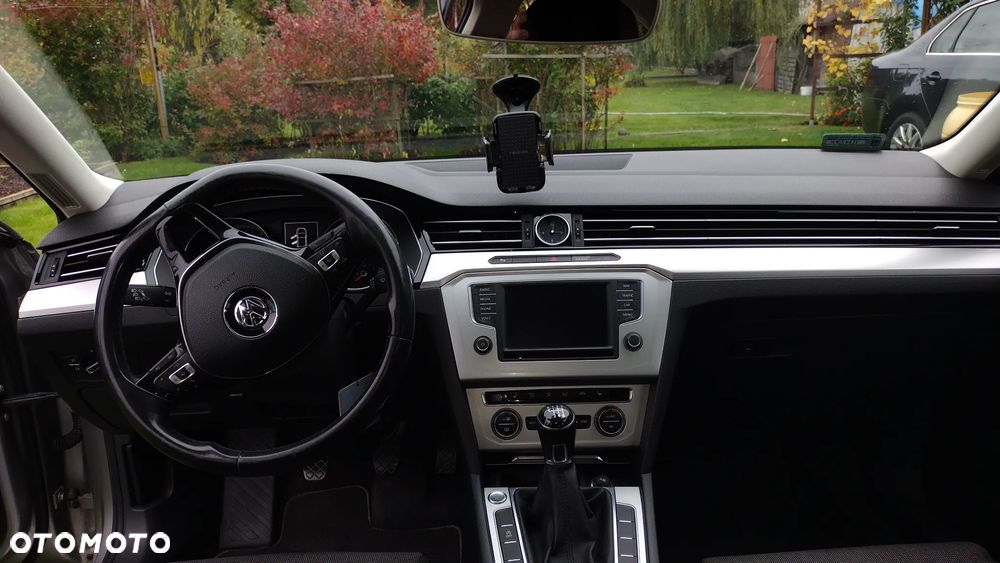Volkswagen Passat - 10
