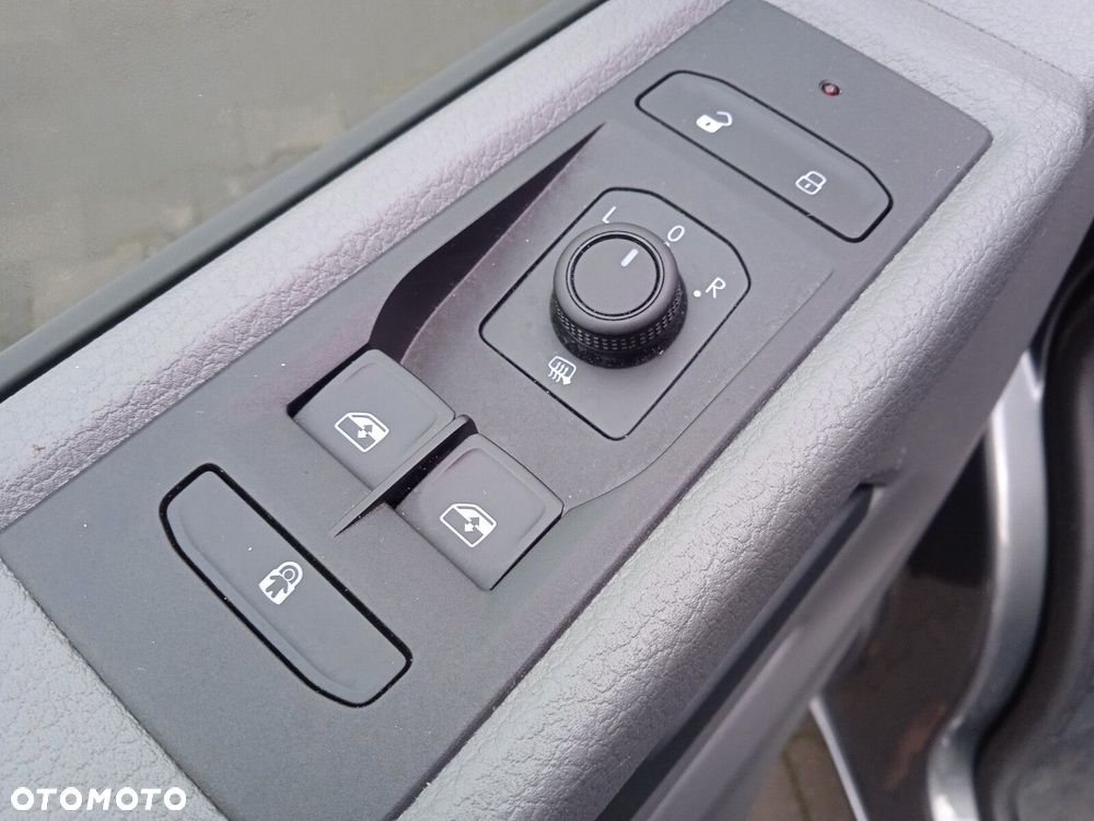 Volkswagen Caravelle - 26