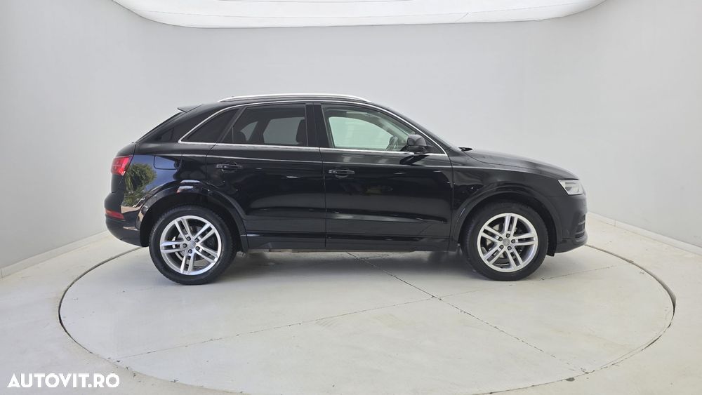 Audi Q3 2.0 TDI Quattro Stronic Design - 5