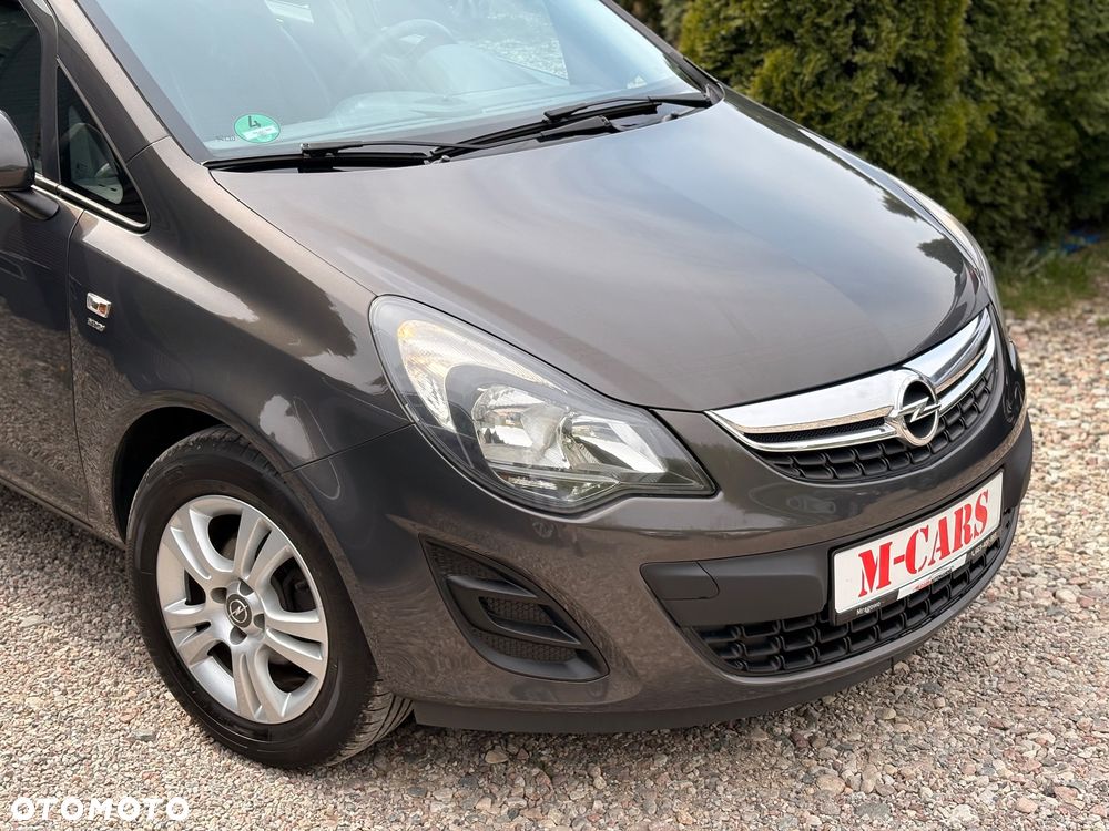Opel Corsa 1.2 16V Essentia - 10