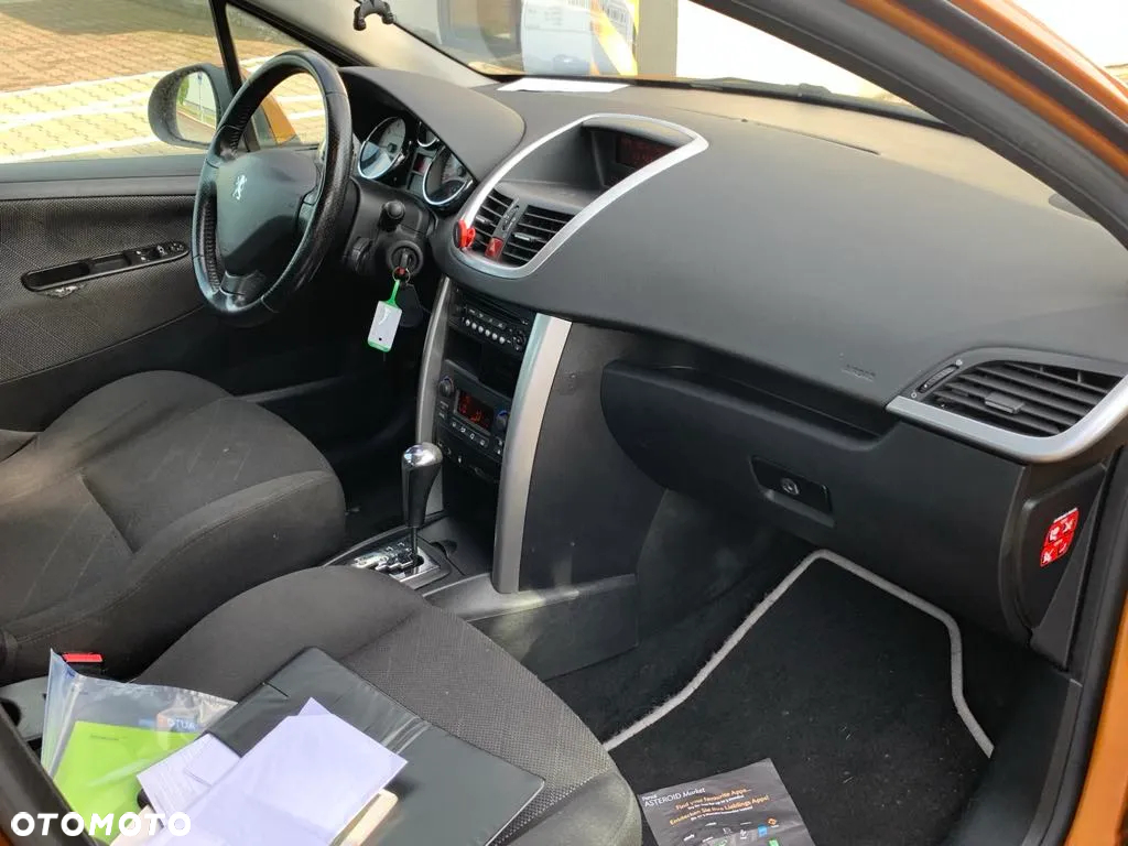 Peugeot 207 120 Automatik Premium - 9