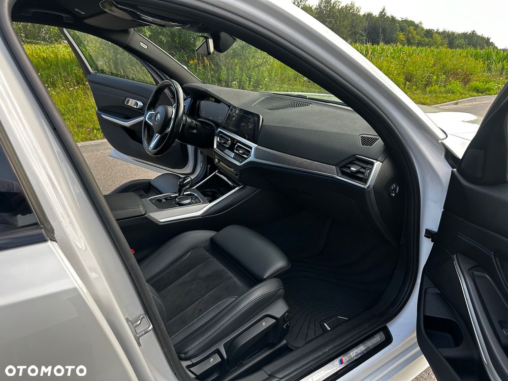 BMW Seria 3 320d xDrive M Sport - 9