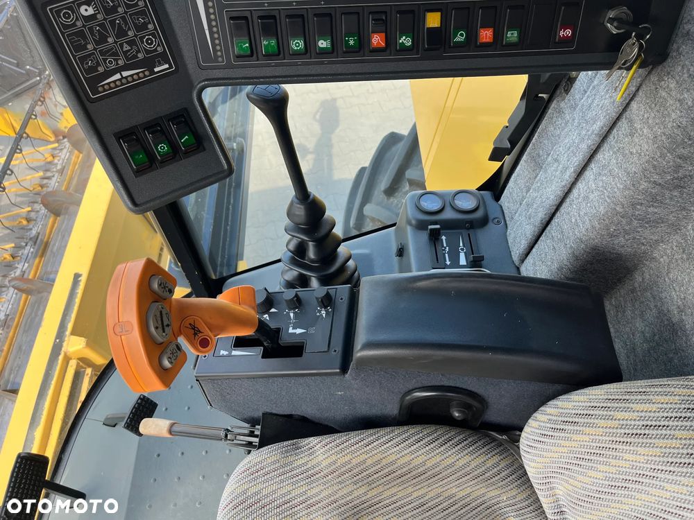 New Holland TX 66 - 27