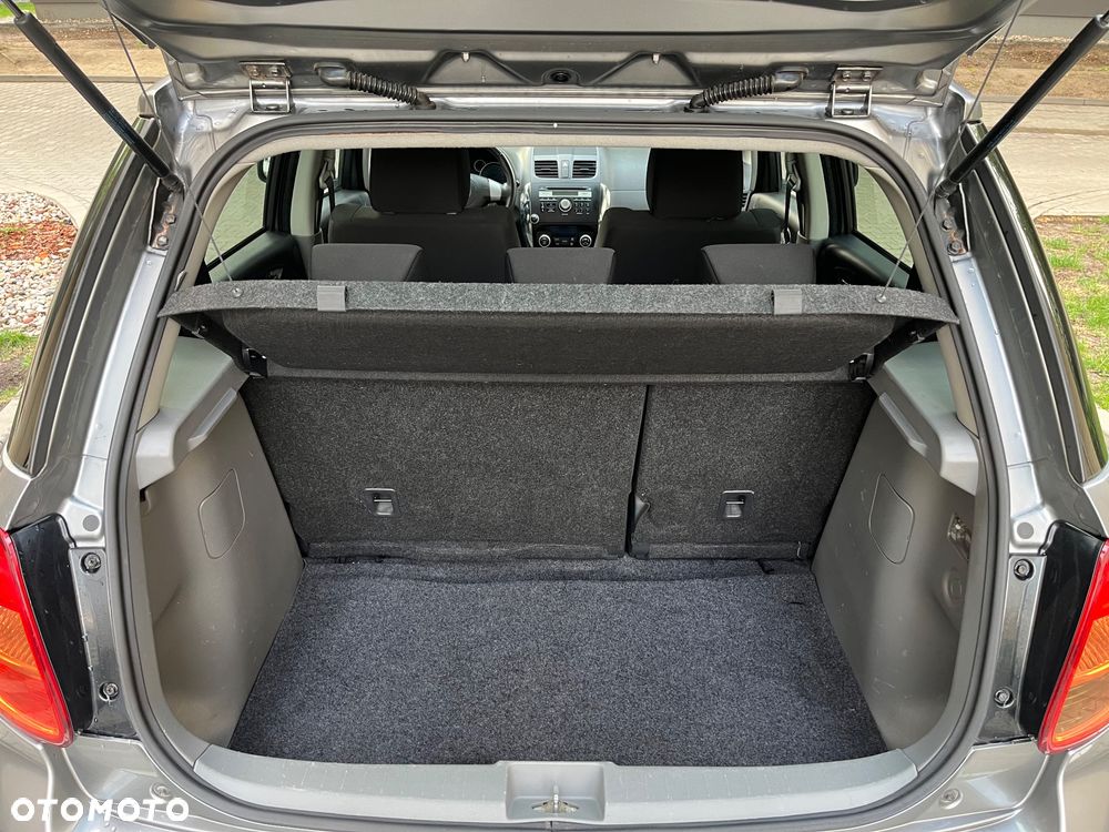 Suzuki SX4 1.6 Premium - 12
