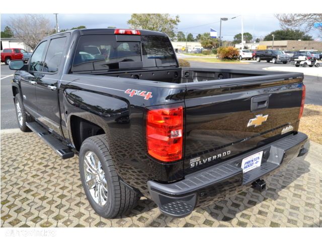 Chevrolet Silverado - 4