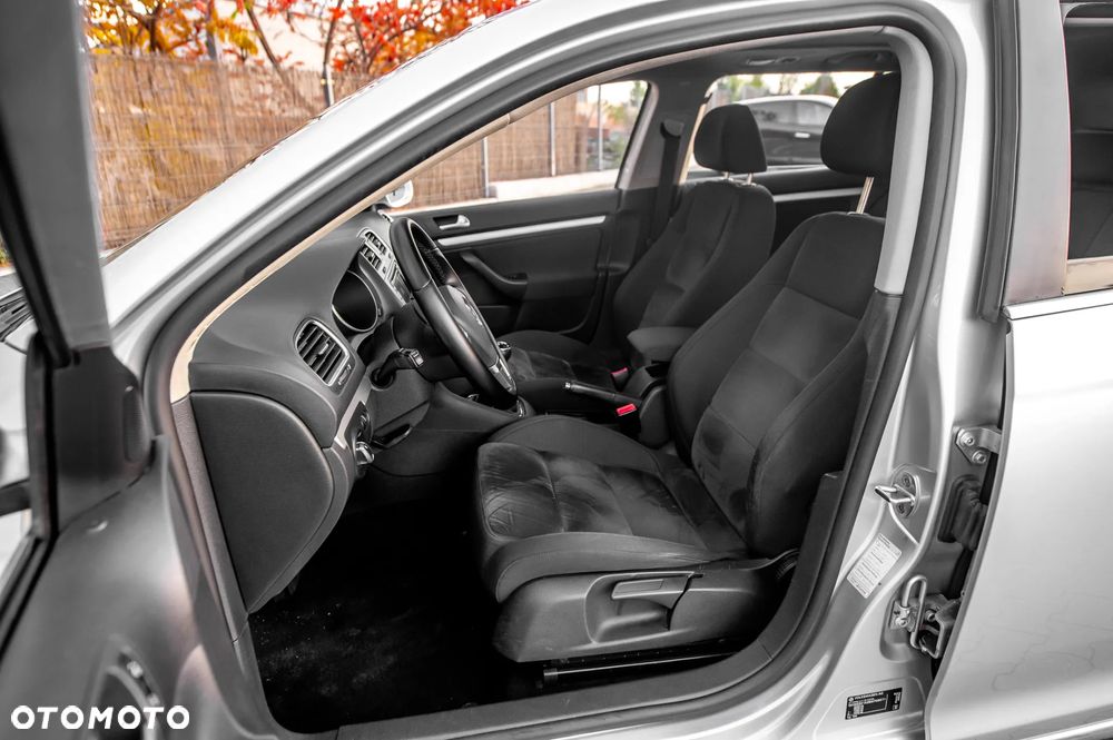 Volkswagen Golf 2.0 TDI DPF Highline - 19