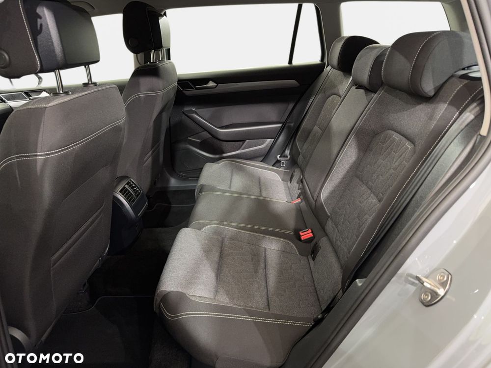 Volkswagen Passat Variant - 14