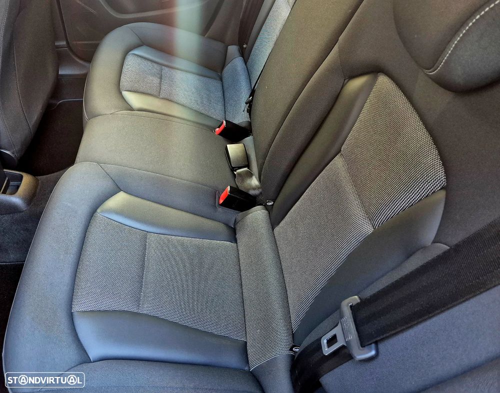 Audi A1 Sportback 1.2 TFSI S line Sport Pack - 32