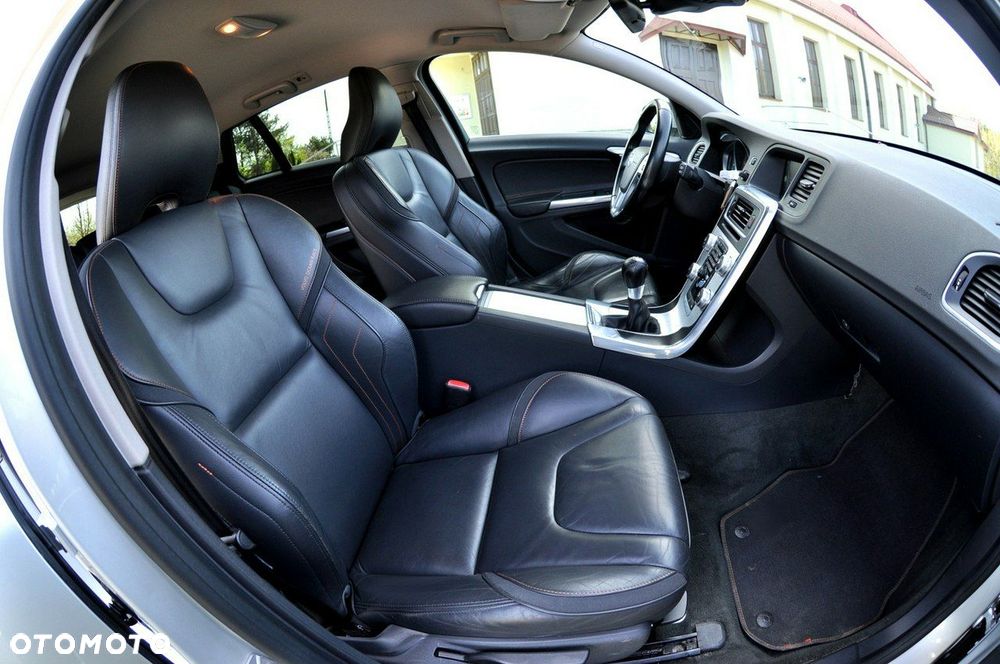 Volvo V60 D2 Ocean Race - 8