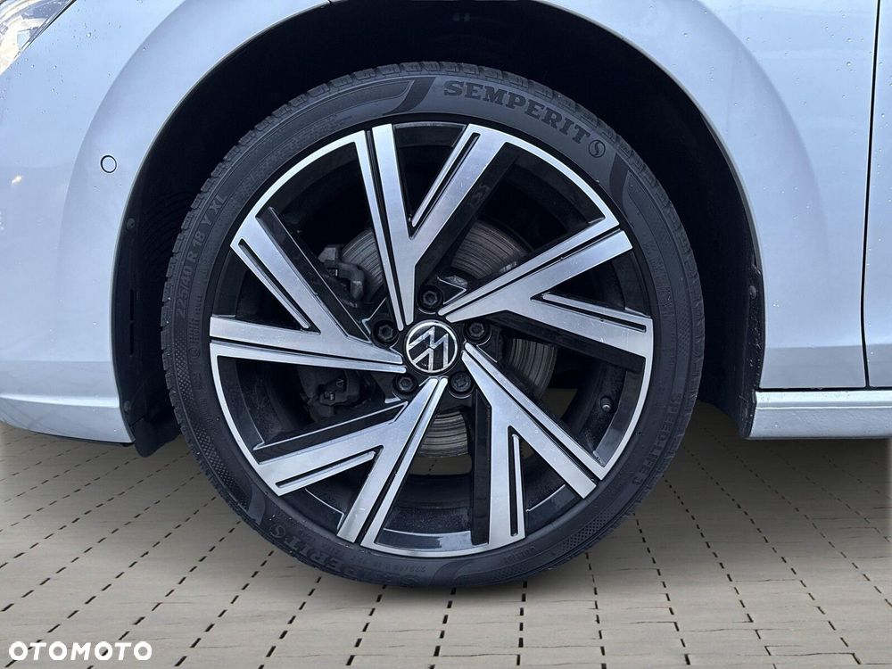 Volkswagen Golf - 10