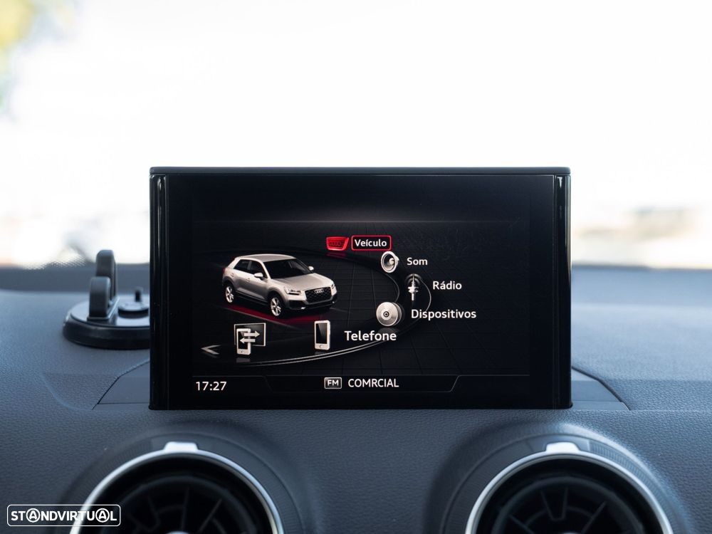 Audi Q2 30 TDI Design S tronic - 44