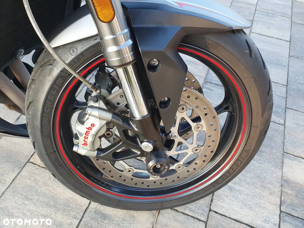 Triumph Street Triple - 20