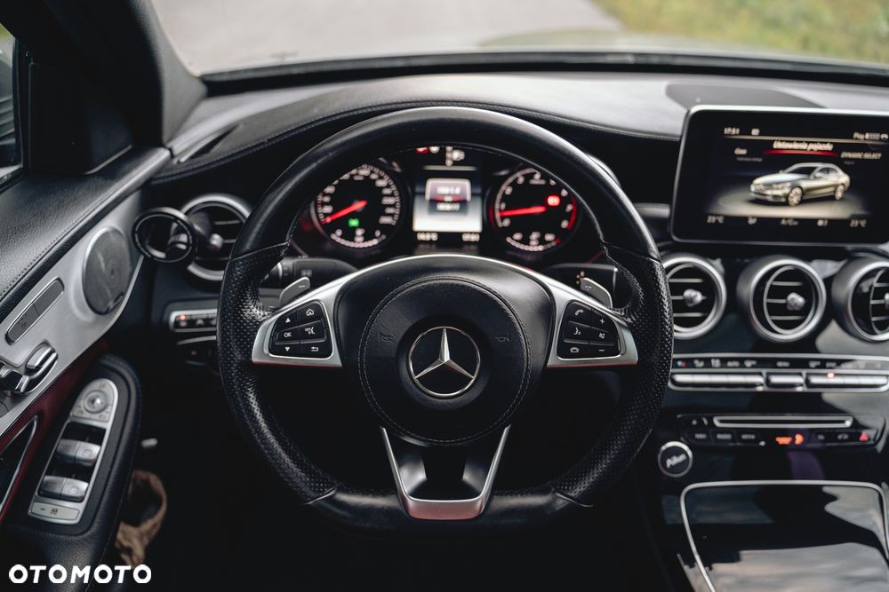 Mercedes-Benz Klasa C 400 4-Matic 7G-TRONIC - 26