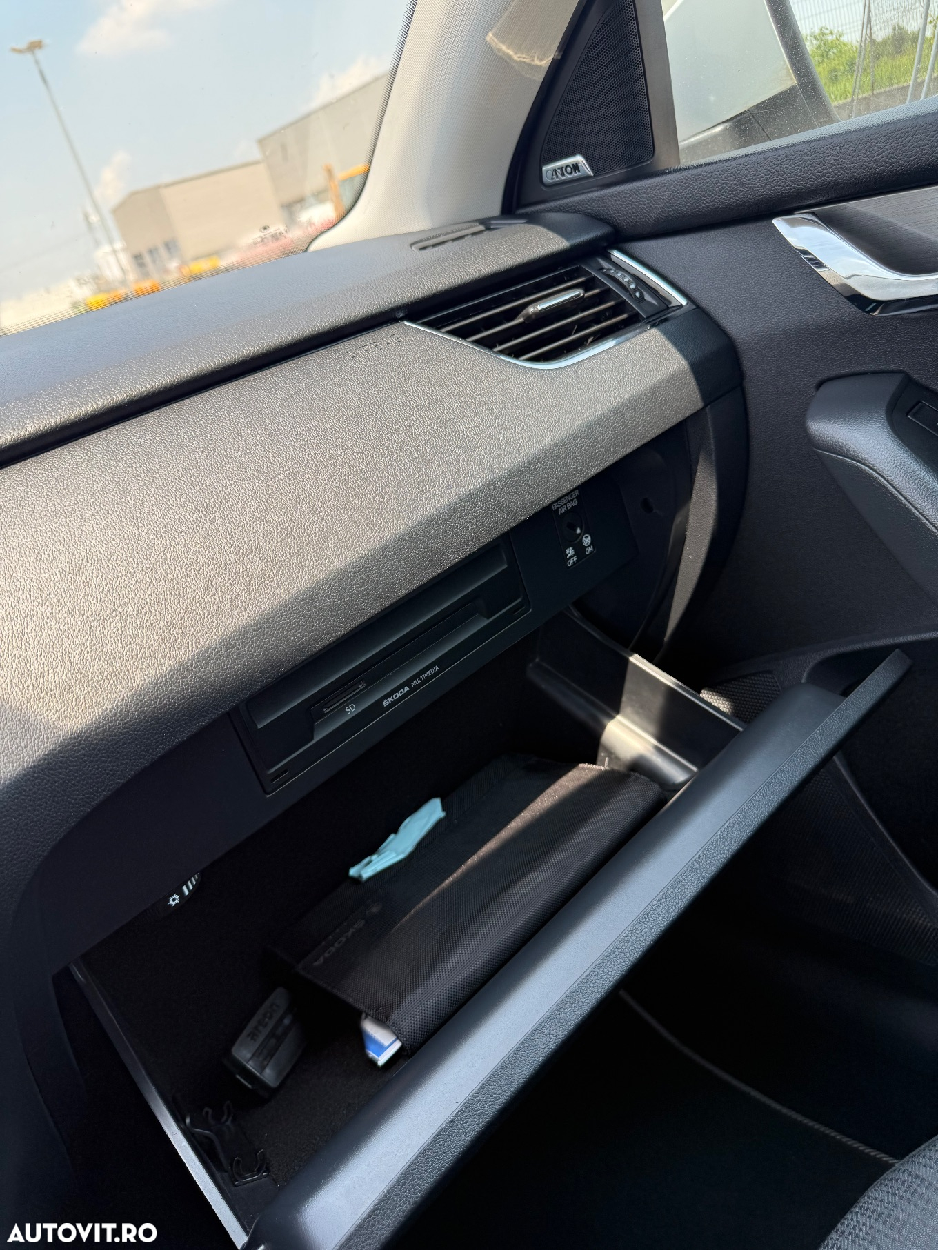 Skoda Octavia Combi 2.0 TDI DSG Style - 21