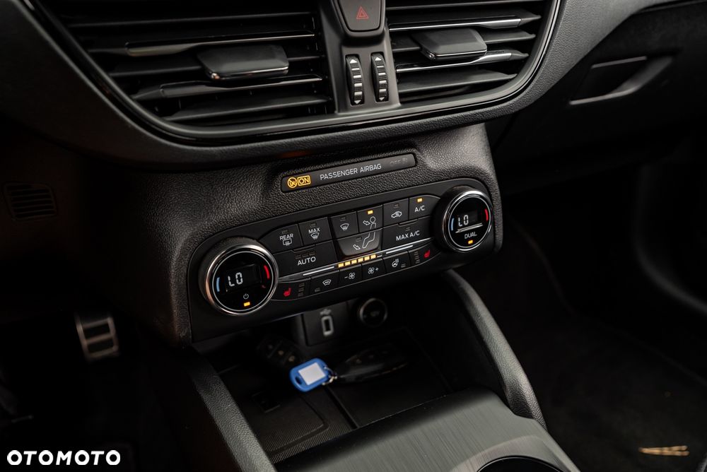 Ford Focus 1.5 EcoBlue Start-Stopp-System ST-LINE - 33