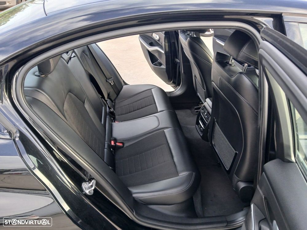 BMW 320 d Auto - 10