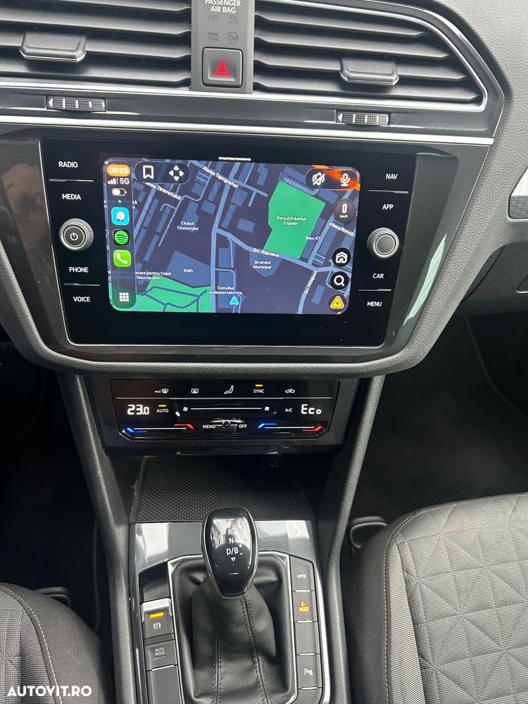 Volkswagen Tiguan - 15