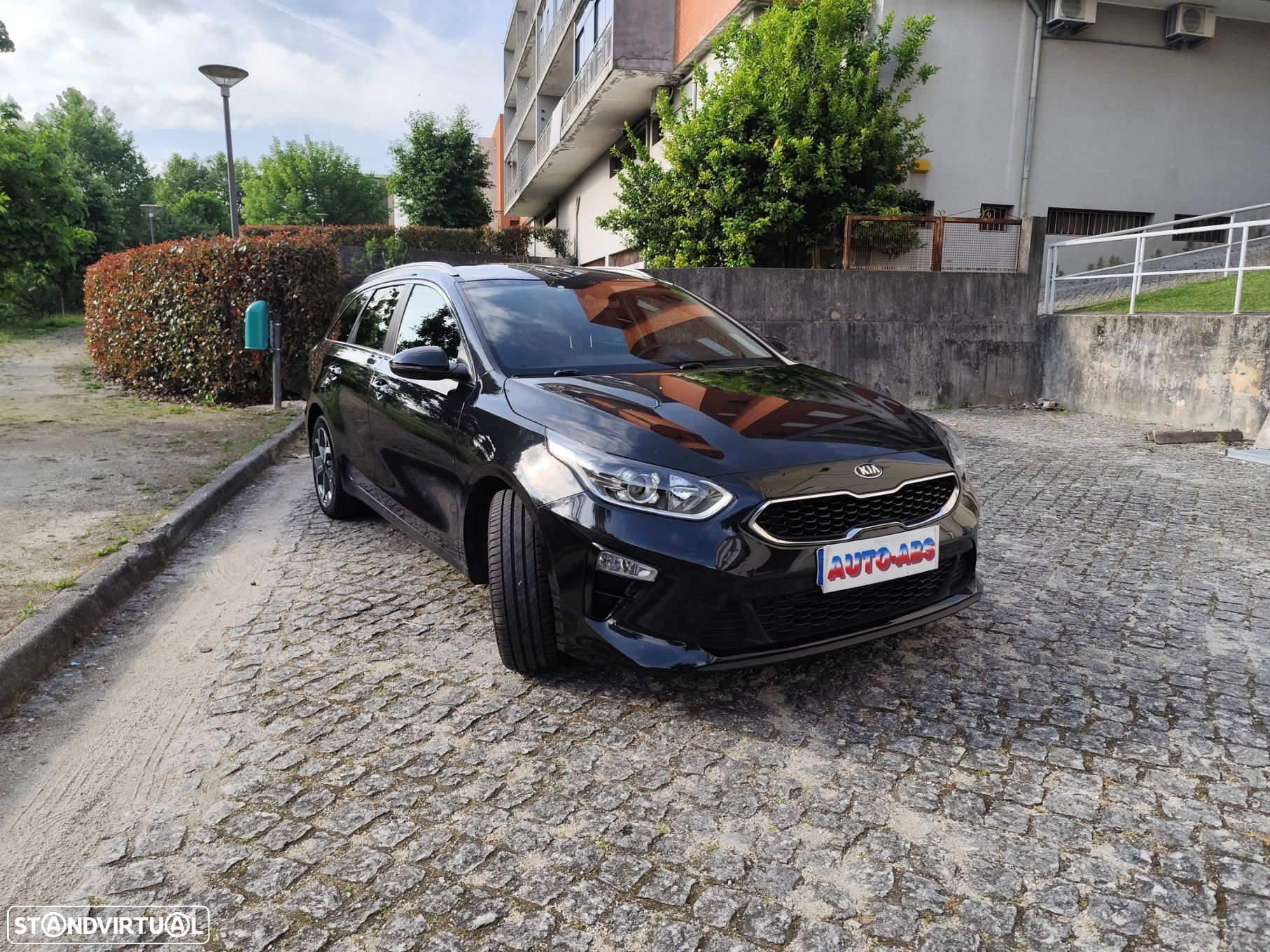 Kia Ceed SW 1.6 CRDi MHEV Drive+SRF - 13