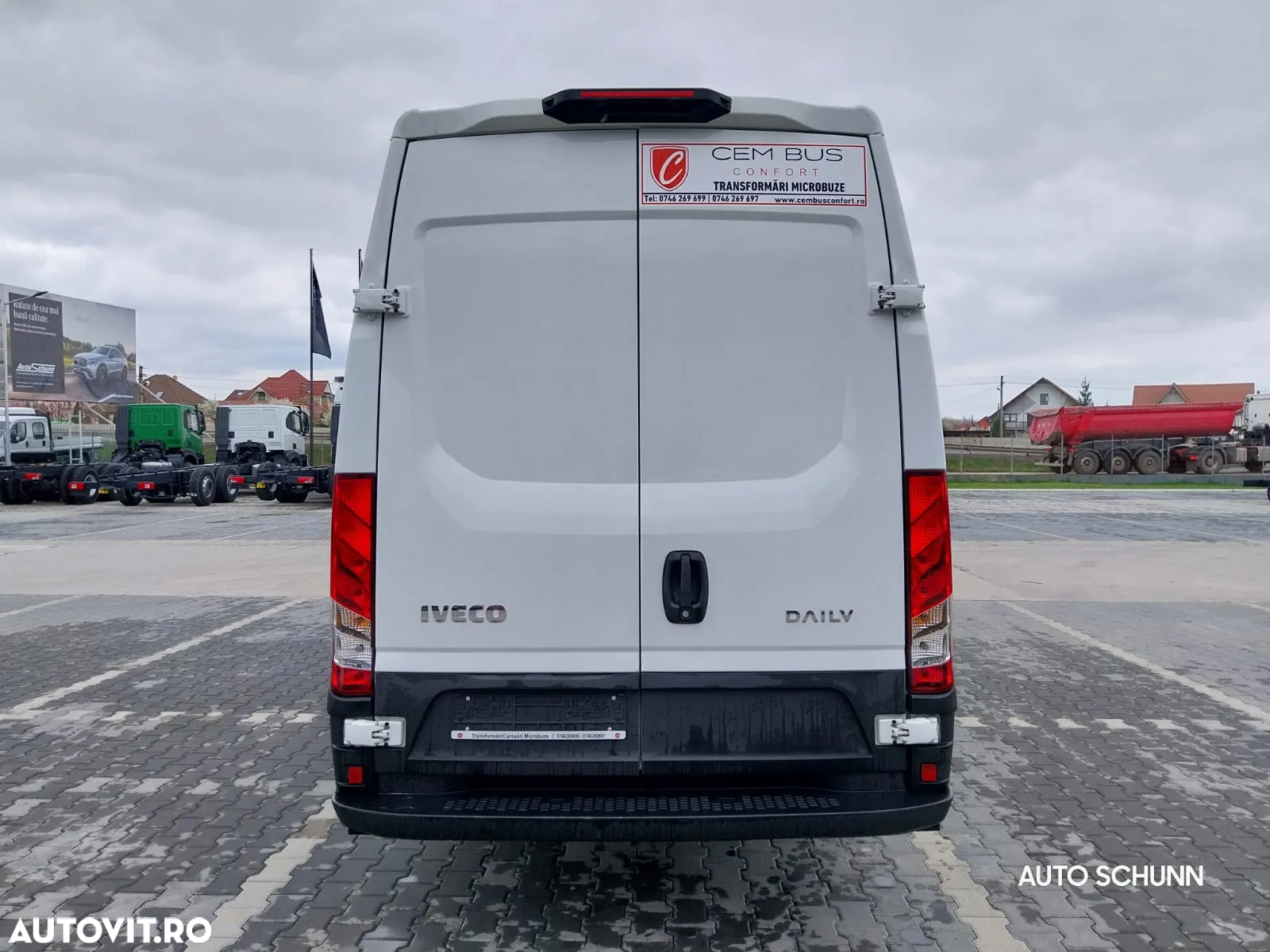 Iveco Bus - 22+1+1 locuri - 10