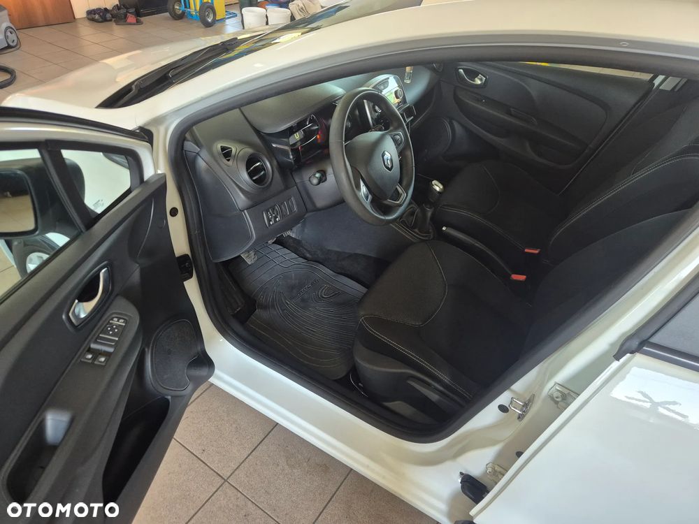 Renault Clio - 11