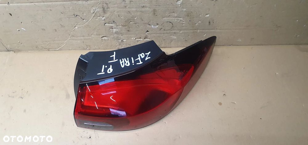 Lampa prawy tył tylna prawa Opel Zafira C 13278785 - 2