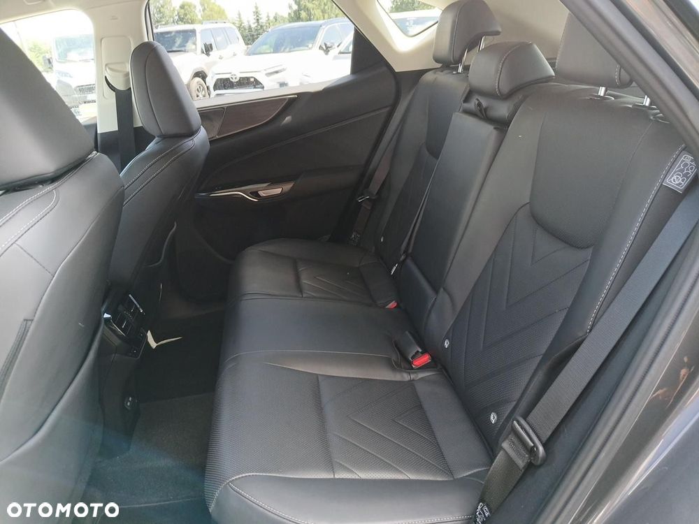 Lexus NX 350h Omotenashi AWD - 14