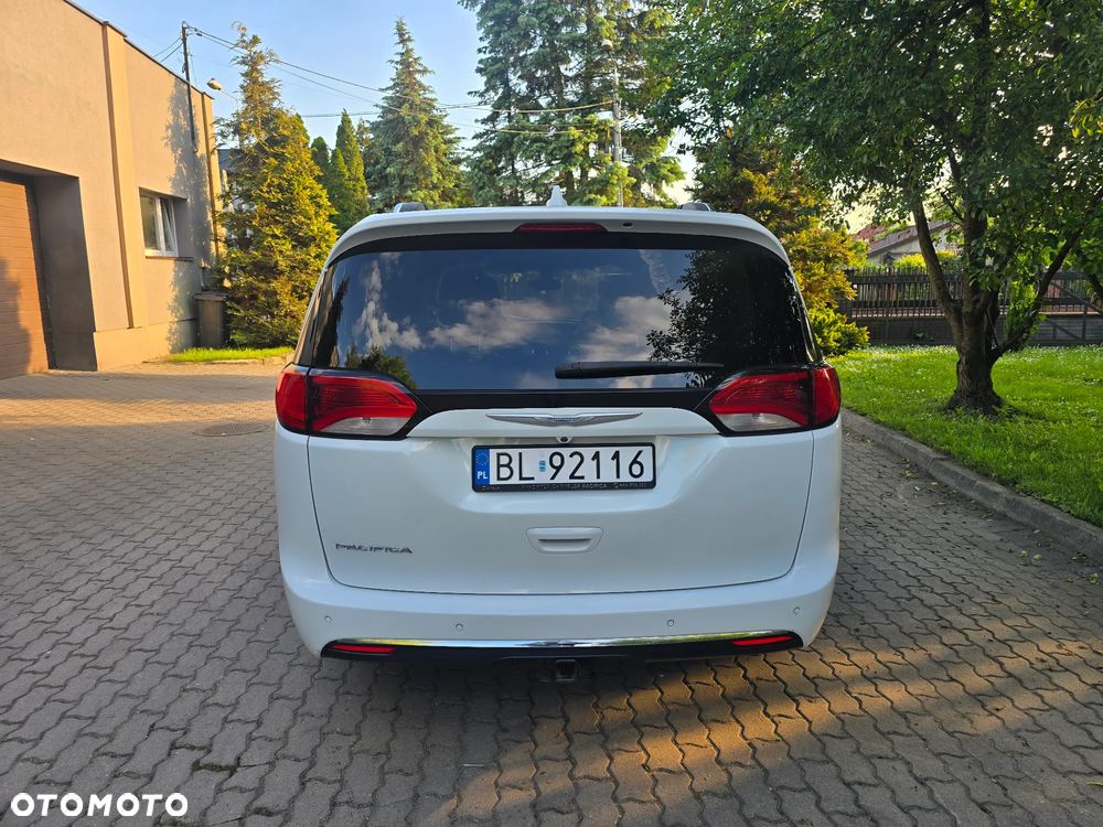 Chrysler Pacifica - 6