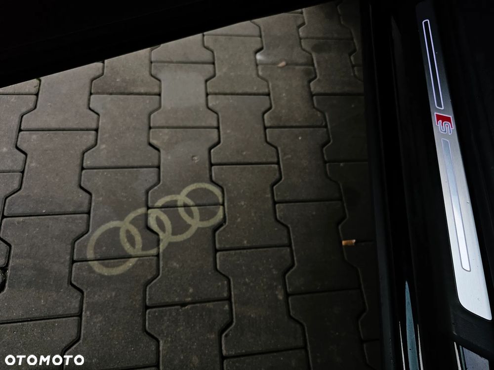 Audi Q3 Sportback 35 TDI quattro S tronic S line - 38