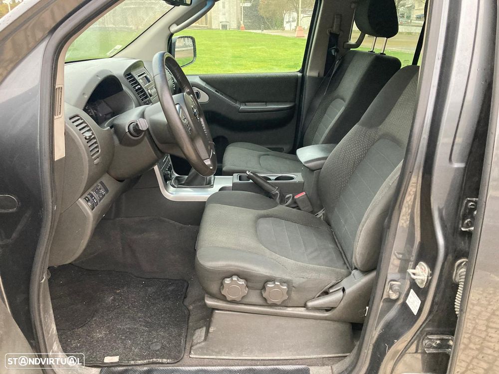 Nissan Navara 2.5 dCi CD LE Hi-Tech 4WD - 16