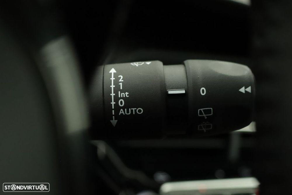 Peugeot e-2008 54 kWh Allure - 19