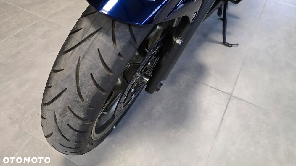 Yamaha XJ - 8