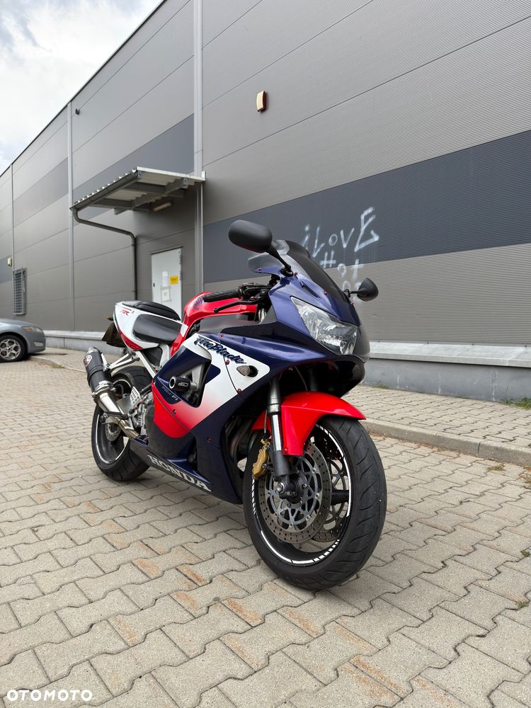 Honda CBR - 1