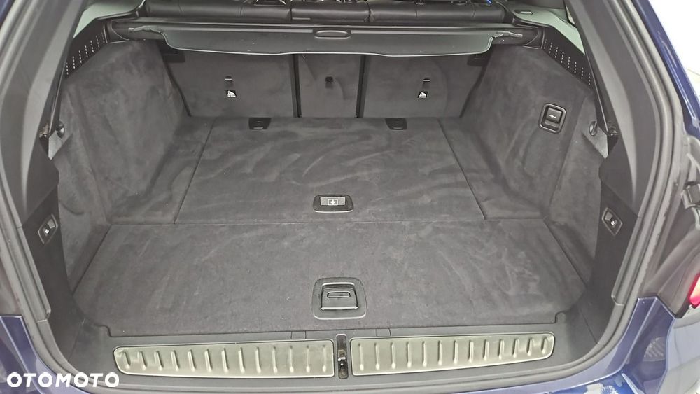 BMW Seria 5 540i xDrive mHEV - 22