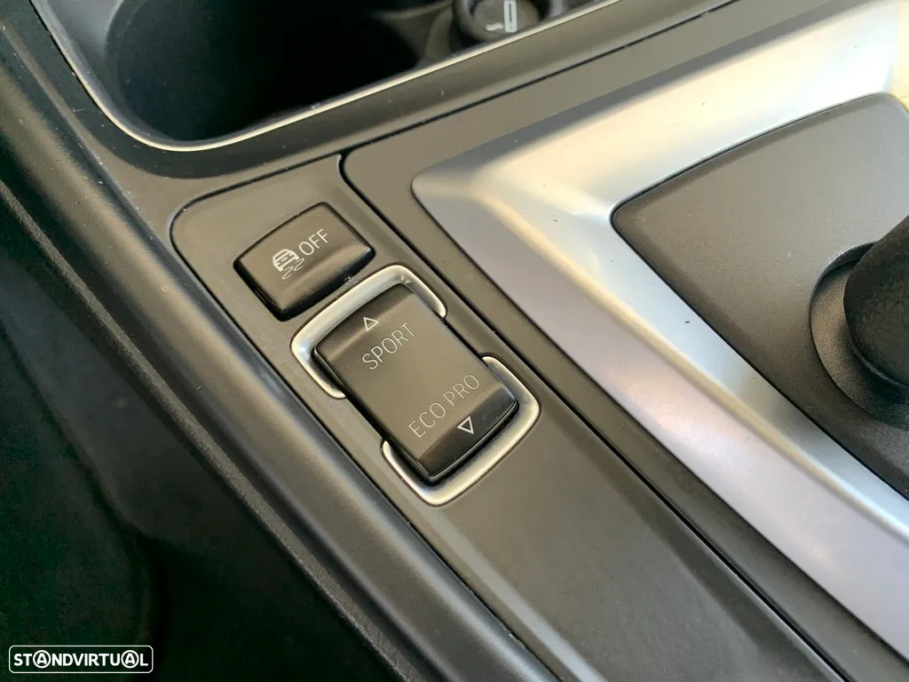BMW 330 e iPerformance Line Sport - 12