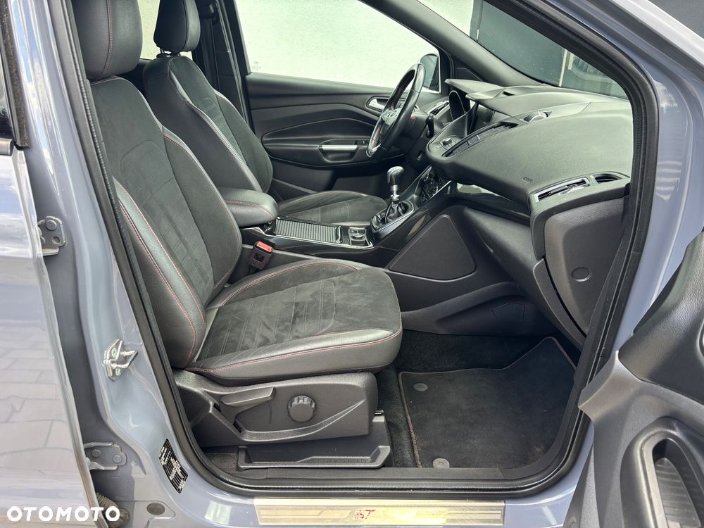 Ford Kuga 1.5 EcoBoost FWD ST-Line - 31
