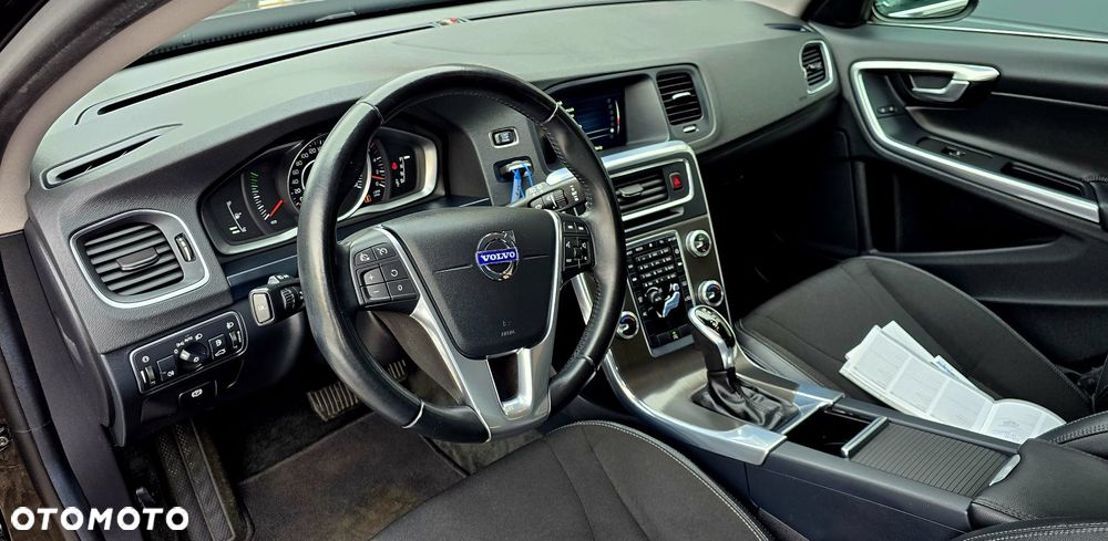 Volvo V60 D4 Drive-E Momentum - 29