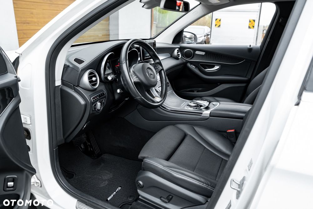 Mercedes-Benz GLC 250 d 4Matic 9G-TRONIC AMG Line - 17