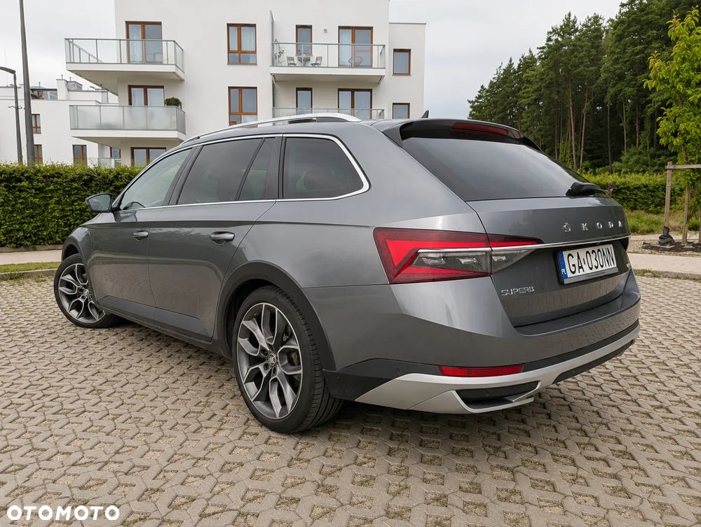 Skoda Superb 2.0 TDI SCR 4x4 Scout DSG - 2