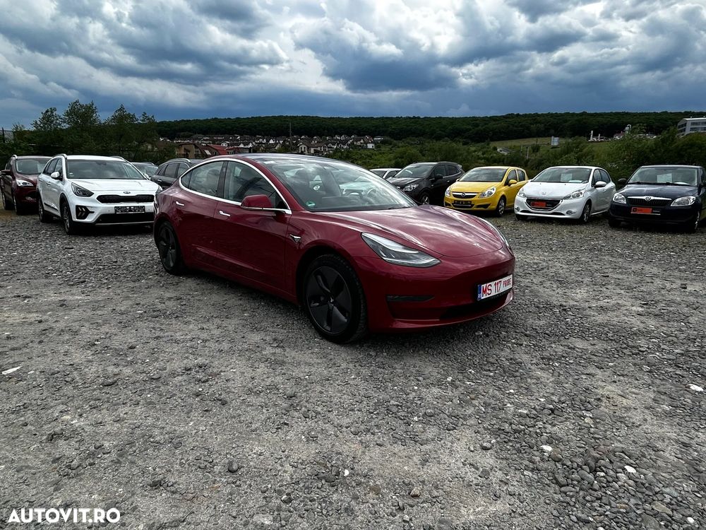 Tesla Model 3 - 5