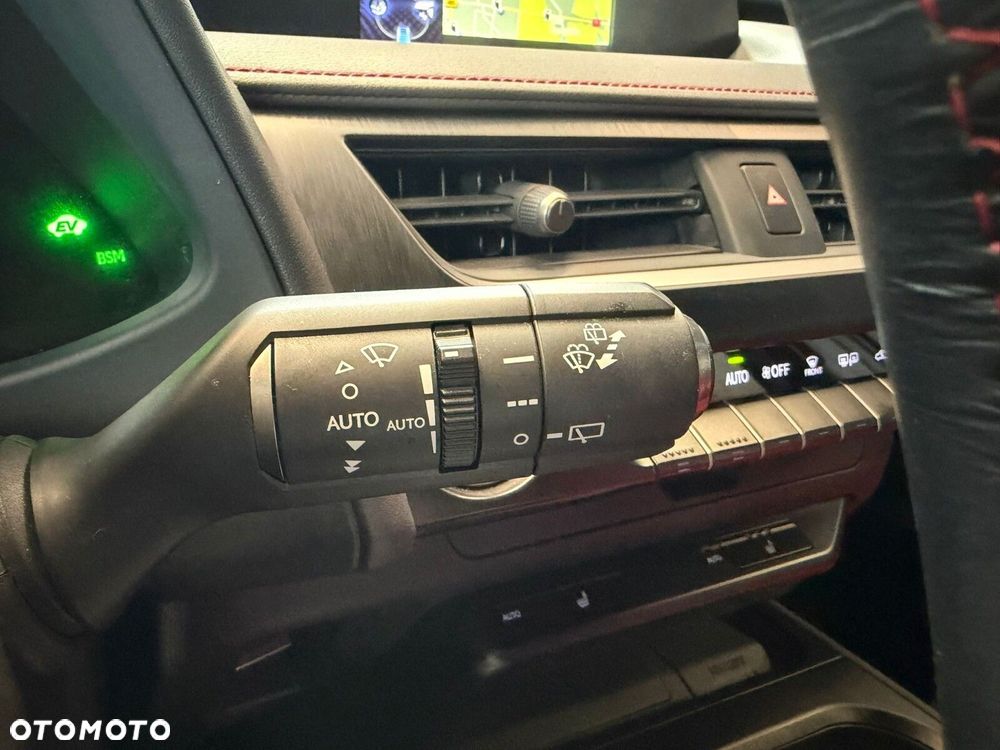 Lexus UX - 32