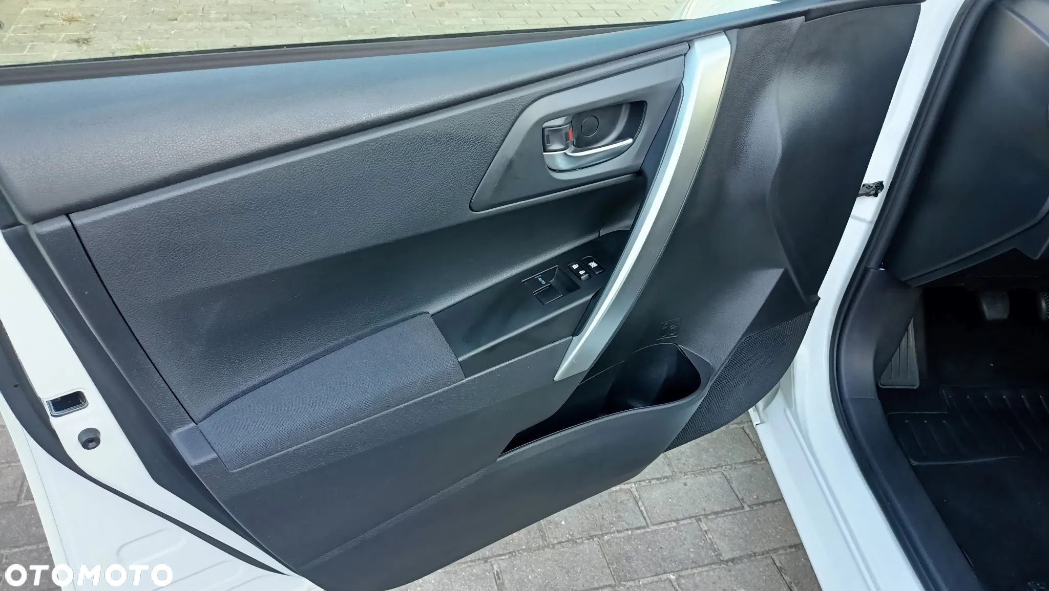 Toyota Auris 1.33 VVT-i Active - 15
