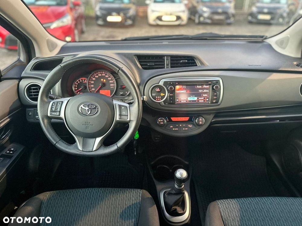 Toyota Yaris 1.33 Premium - 9