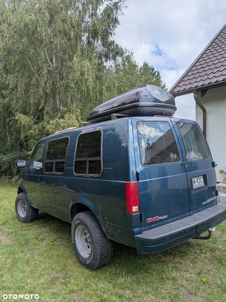 GMC Safari - 4