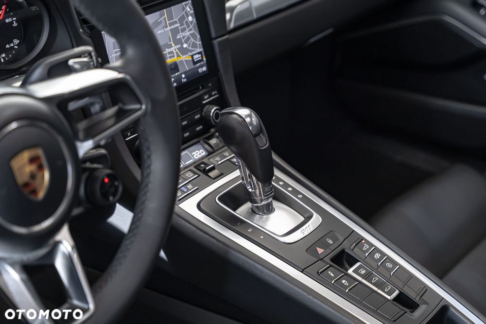Porsche 911 Carrera S PDK - 31