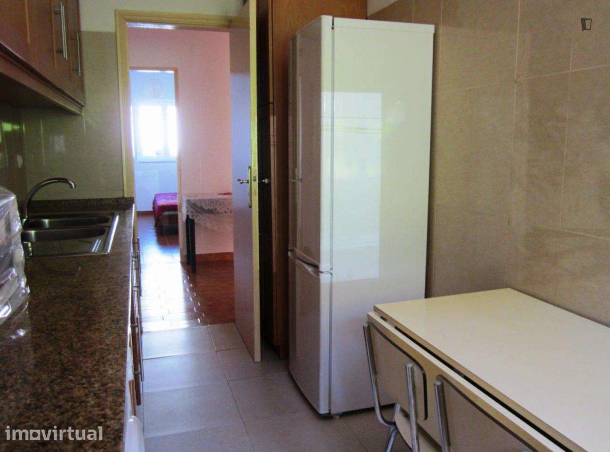 Quarto - localizado em Amadora Lisbon - Grande imagem: 5/11