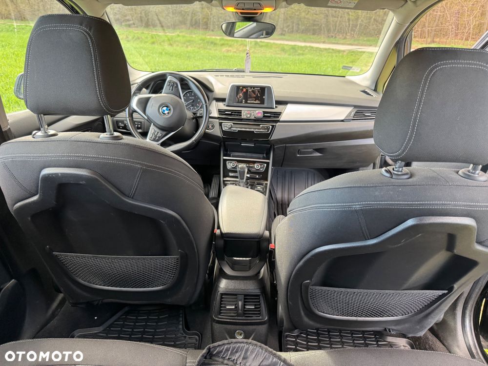BMW Seria 2 218d - 6