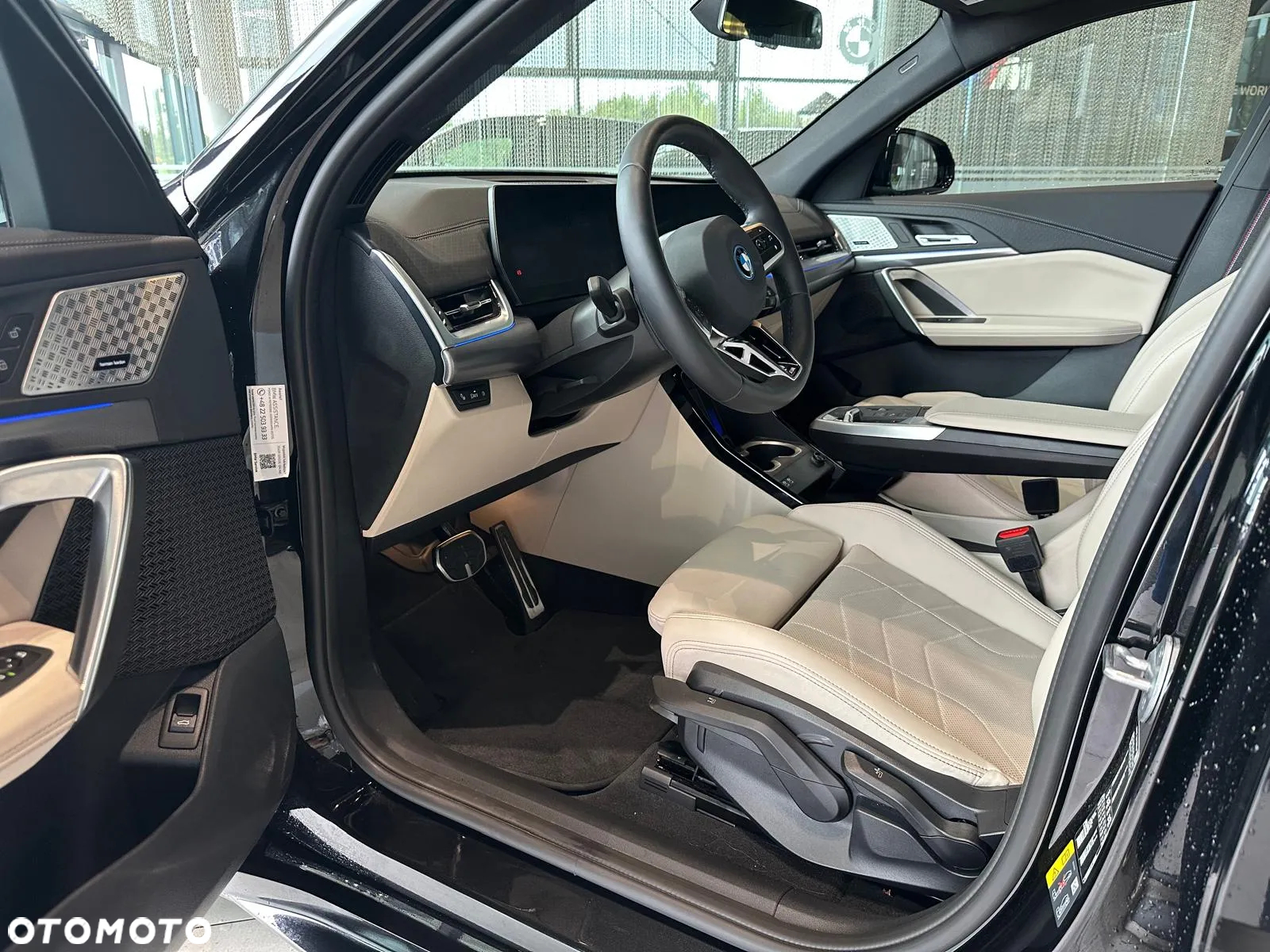 BMW iX2 eDrive20 66.5kWh M Sport Edition - 13
