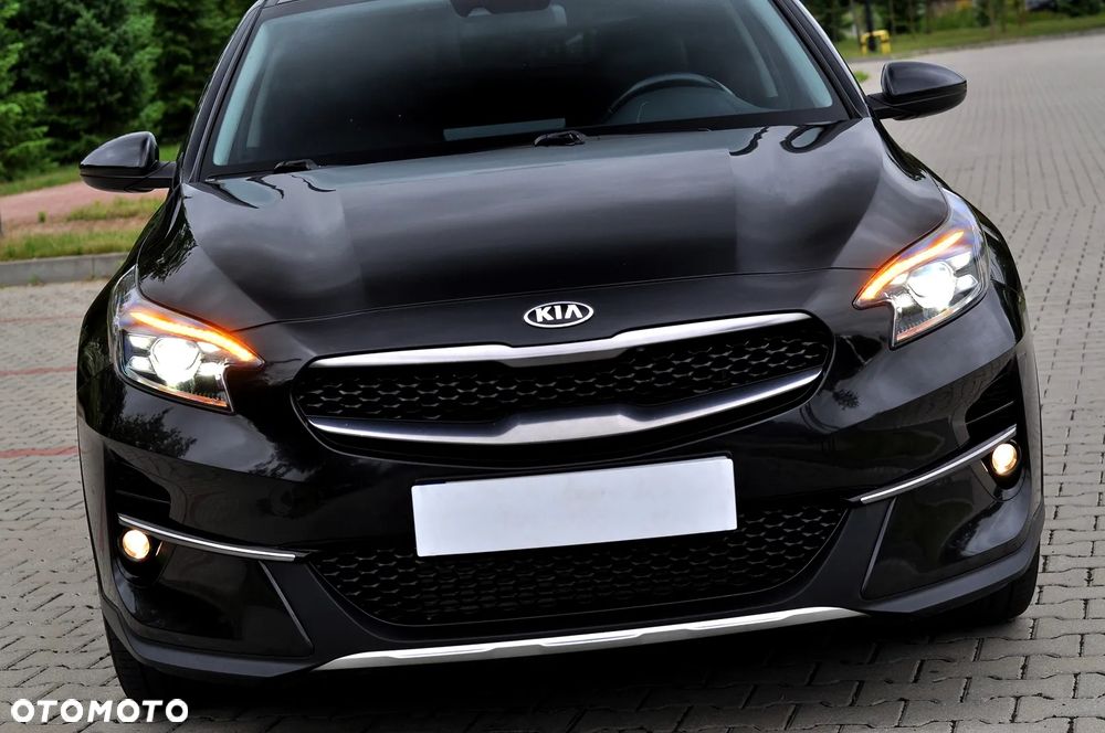 Kia XCeed 1.6 CRDi PLATINUM EDITION - 5