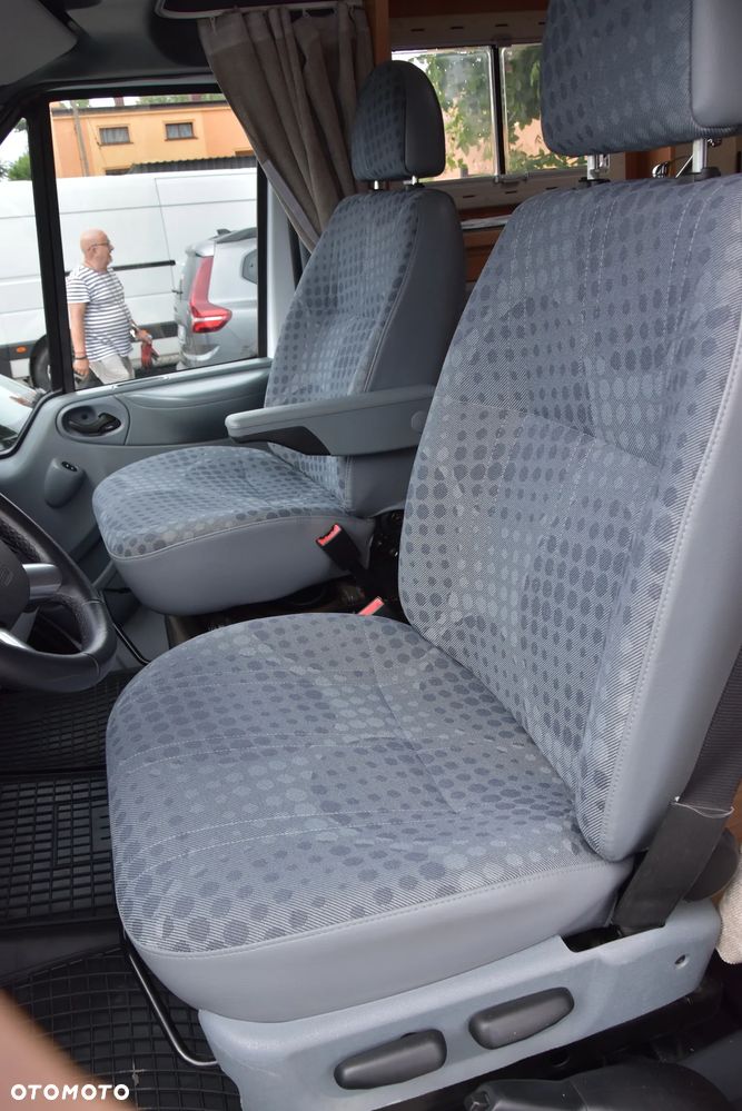 Ford Transit Challenger Genesis 32 - 15