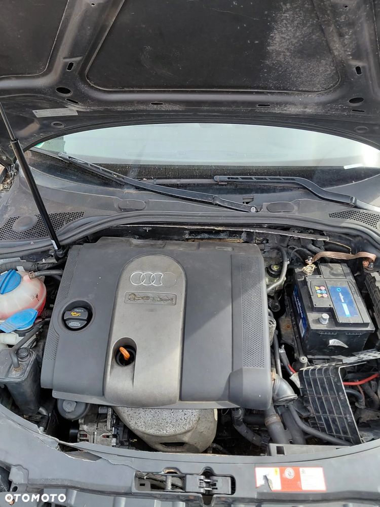 Audi A3 3-drzwiowe 1.6 FSI Ambiente - 6